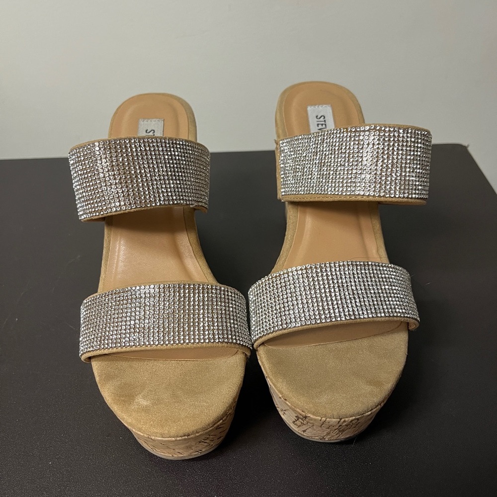 Steve Madden Heeled Wedge open toed sandal heels silver sparkles